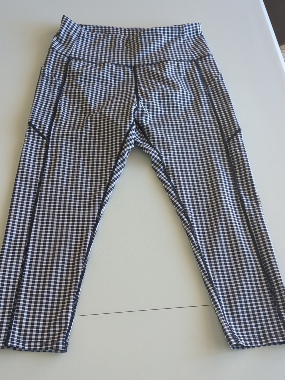 VOGO Athletica Black & White Gingham Capris